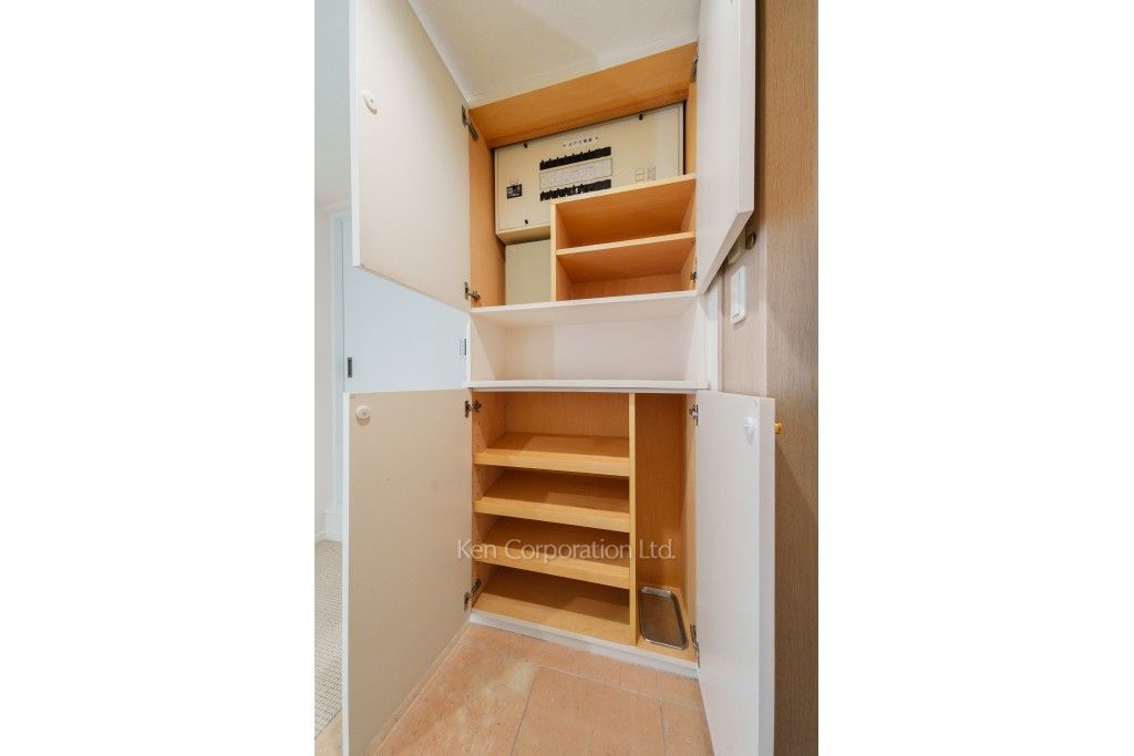 品川プリンス・レジデンスの写真 シューズクローゼット