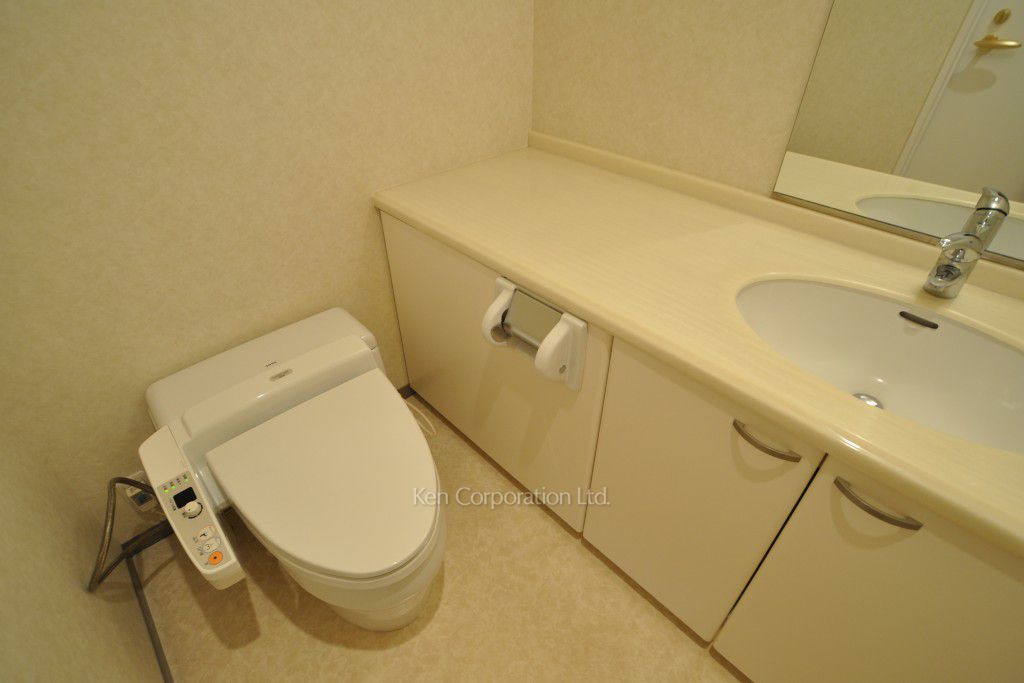 トイレ（8階・2LDK）  ※写真の無断転載禁止