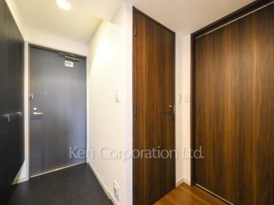 パーク・アヴェニュー神南の写真 玄関 ※7階の同じ間取タイプを撮影。仕様が異なることがあります。