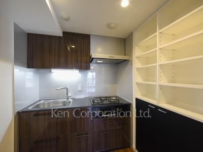 パーク・アヴェニュー神南の写真 キッチン ※7階の同じ間取タイプを撮影。仕様が異なることがあります。