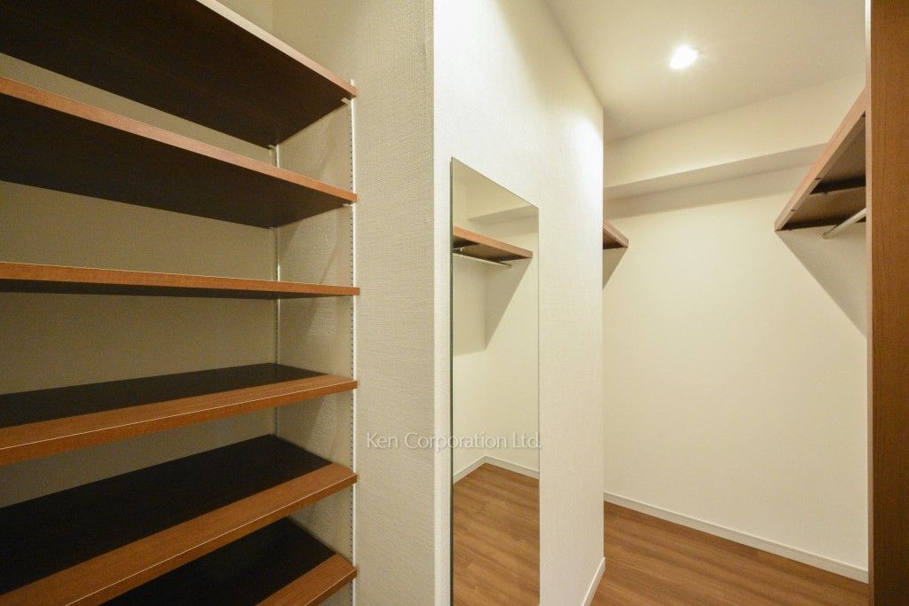 パーク・アヴェニュー神南の写真 ウォークインクローゼット ※7階の同じ間取タイプを撮影。仕様が異なることがあります。