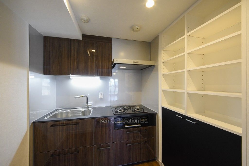 パーク・アヴェニュー神南の写真 キッチン ※7階の同じ間取タイプを撮影。仕様が異なることがあります。