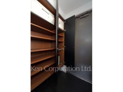 パーク・アヴェニュー神南の写真 クローゼット等 ※写真・画像は実際と異なる場合がございます。部屋写真は同一タイプのものです。（ただし、画像中にタイプ名の記載がある場合はその記載内容を優先します。）
