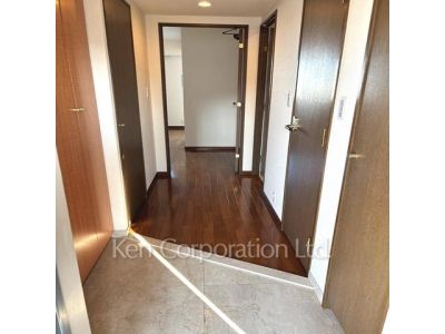 玄関 ※写真・画像は実際と異なる場合がございます。部屋写真は同一タイプのものです。（ただし、画像中にタイプ名の記載がある場合はその記載内容を優先します。）