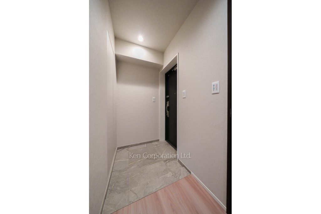 NK青山ホームズの写真 玄関 ※6階の同じ間取タイプを撮影。仕様が異なることがあります。