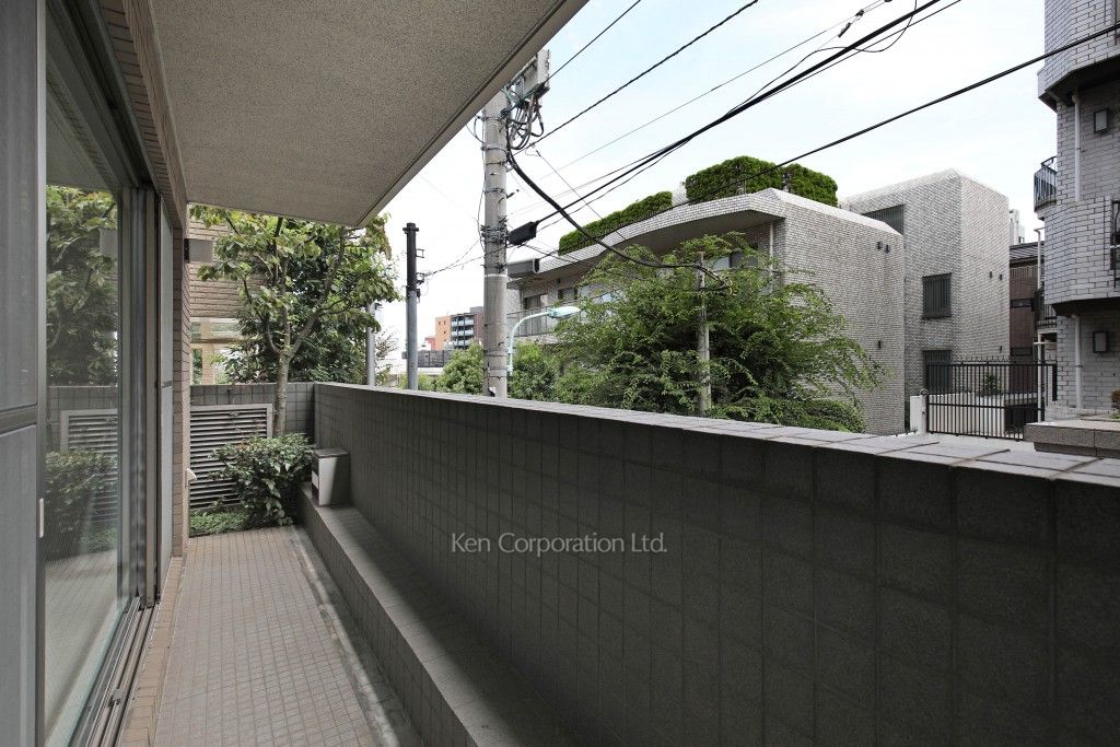 クレスト南麻布の写真 バルコニー
