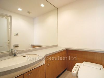 広尾ハイツの写真 パウダールーム ※4階の同じ間取タイプを撮影。仕様が異なることがあります。