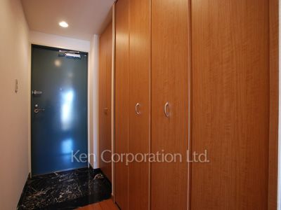 広尾ハイツの写真 玄関 ※4階の同じ間取タイプを撮影。仕様が異なることがあります。