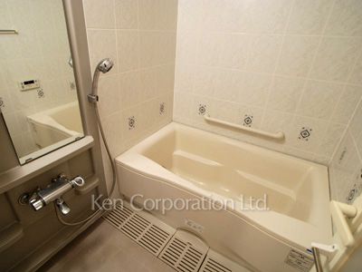 広尾ハイツの写真 バスルーム ※4階の同じ間取タイプを撮影。仕様が異なることがあります。