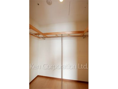 ラ・トゥール芝公園の写真 ウォークインクローゼット ※31階の同じ間取タイプを撮影。仕様が異なることがあります。