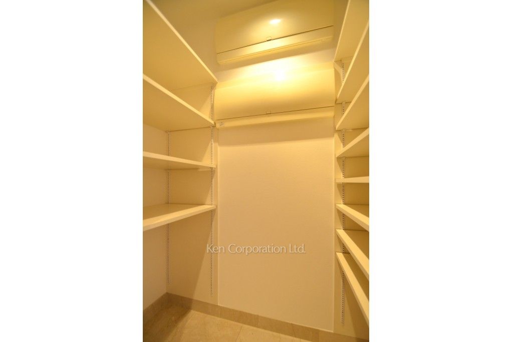 赤坂溜池タワーレジデンスの写真 シューズインクローゼット ※24階の同じ間取タイプを撮影。仕様が異なることがあります。