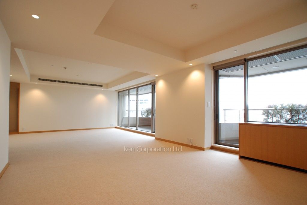 赤坂溜池タワーレジデンスの写真 居室（LDなど） ※18階の同じ間取タイプを撮影。仕様が異なることがあります。