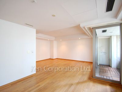 居室（LDなど） ※7階の同じ間取タイプを撮影。仕様が異なることがあります。