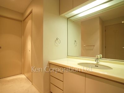 ヨコソーレインボータワーハイツの写真 パウダールーム ※17階の同じ間取タイプを撮影。仕様が異なることがあります。