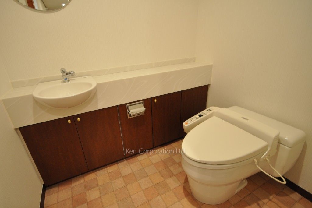 トイレ ※27階の同じ間取タイプを撮影。仕様が異なることがあります。