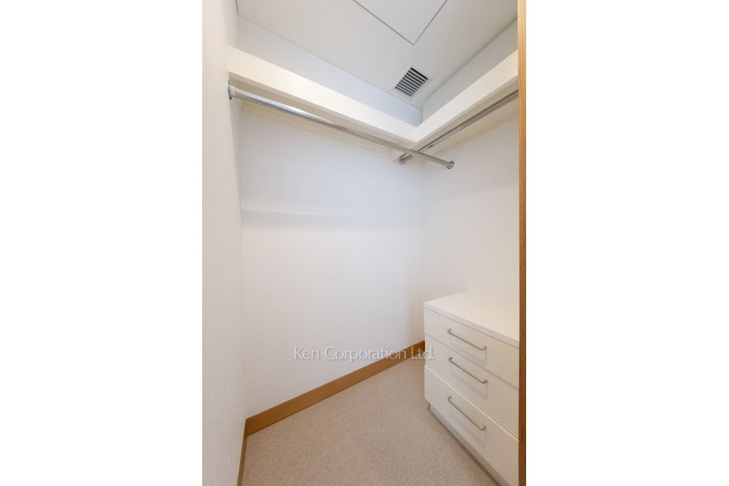 六本木ヒルズゲートタワーレジデンスの写真 ウォークインクローゼット