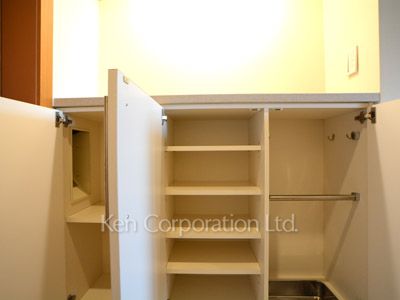 愛宕グリーンヒルズフォレストタワーの写真 シューズクローゼット ※15階の同じ間取タイプを撮影。仕様が異なることがあります。