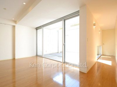 フォレストプラザ表参道の写真 リビングダイニング