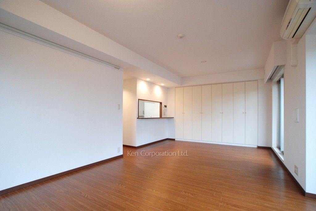 パークアクシス四谷ステージの写真 居室（LDなど） ※10階の同じ間取タイプを撮影。仕様が異なることがあります。