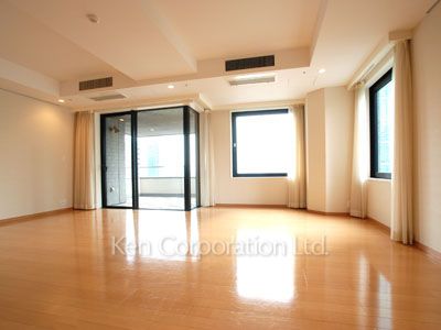 泉ガーデンレジデンスの写真 リビングダイニング