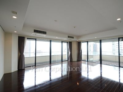 居室（LDなど） ※21階の同じ間取タイプを撮影。仕様が異なることがあります。