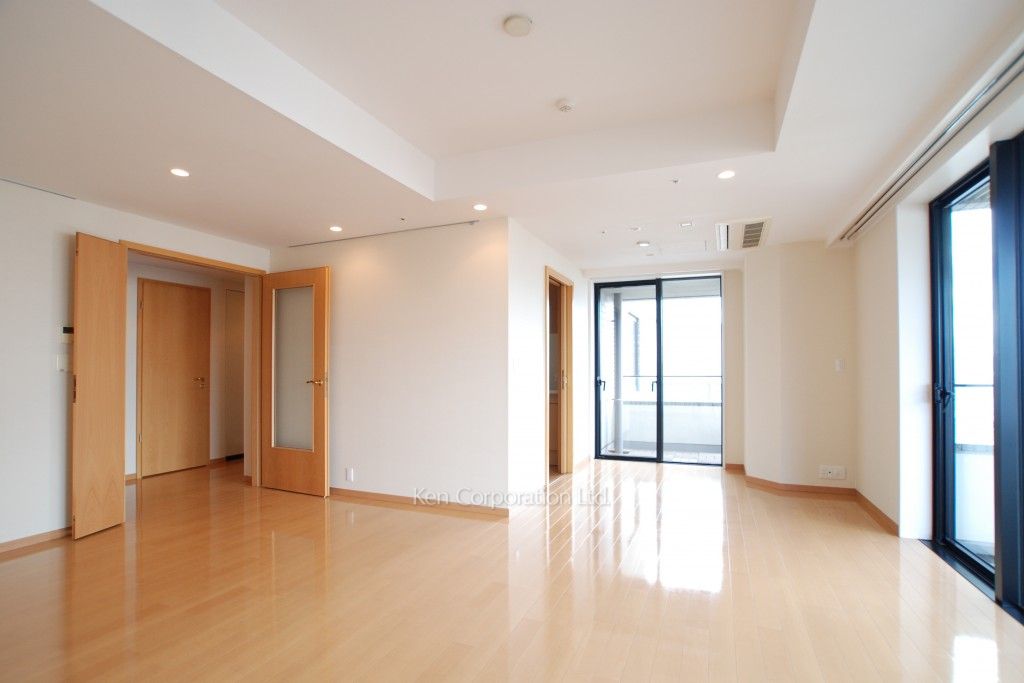 泉ガーデンレジデンスの写真 居室（LDなど） ※21階の同じ間取タイプを撮影。仕様が異なることがあります。