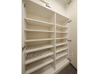 HF目黒行人坂レジデンスの写真 シューズクローゼット