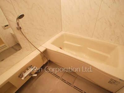 バスルーム ※3階の同じ間取タイプを撮影。仕様が異なることがあります。