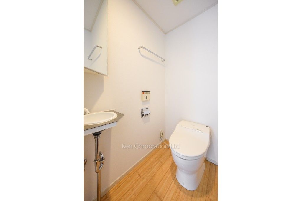 キャビンアリーナ赤坂の写真 トイレ