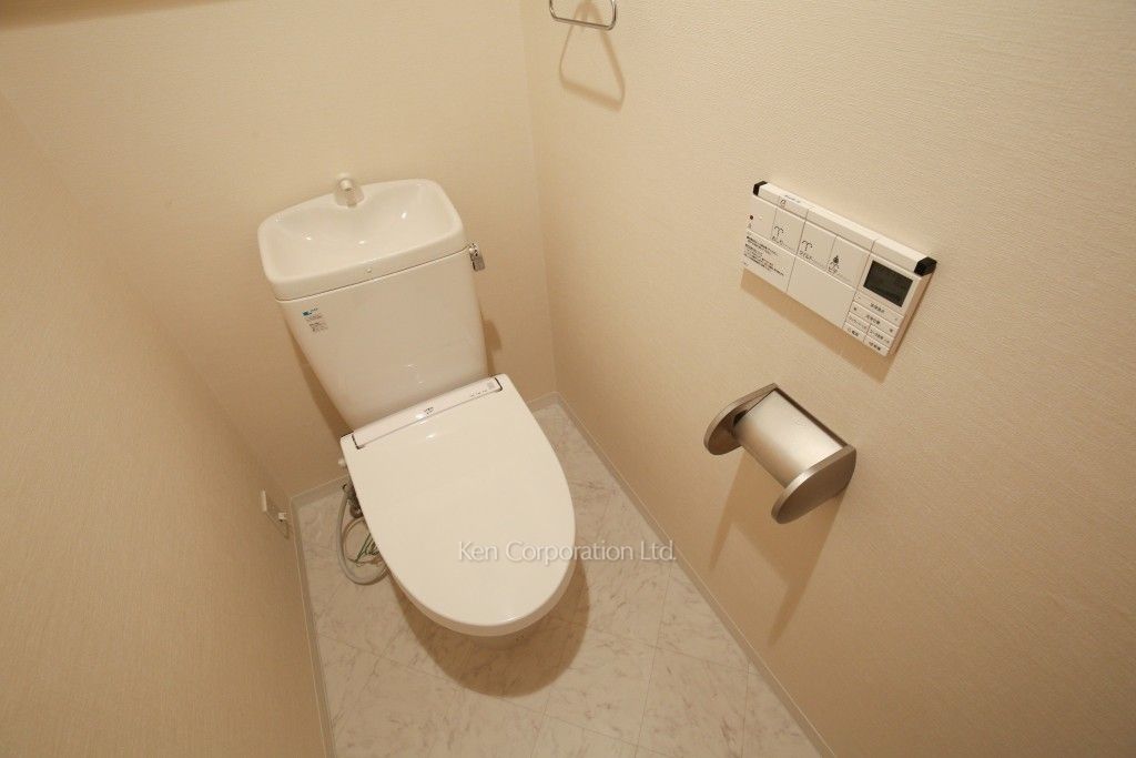トイレ ※4階の同じ間取タイプを撮影。仕様が異なることがあります。（8階・2LDK）  ※写真の無断転載禁止