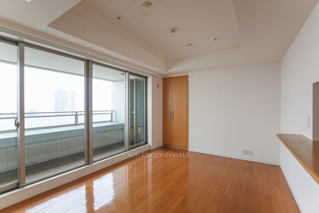 ルネ新宿御苑タワーの写真 居室（LDなど） ※19階の同じ間取タイプを撮影。仕様が異なることがあります。