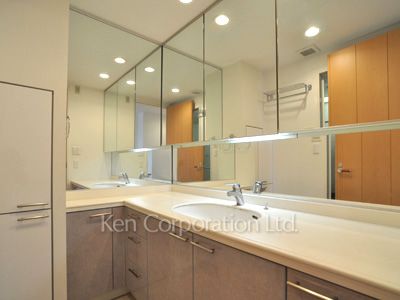 河田町ガーデン クラブフロアの写真 パウダールーム ※33階の同じ間取タイプを撮影。仕様が異なることがあります。