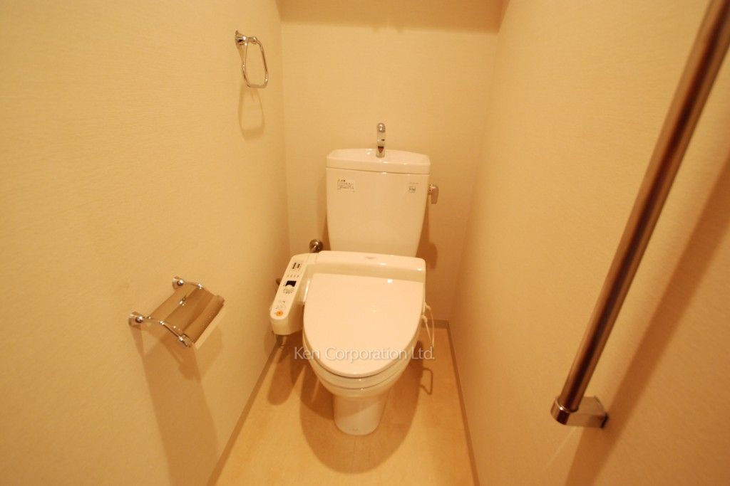 トイレ ※12階の同じ間取タイプを撮影。仕様が異なることがあります。  ※写真の無断転載禁止
