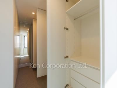 六本木ヒルズレジデンスの写真 ウォークインクローゼット