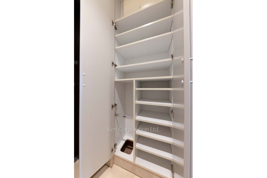 六本木ヒルズレジデンスの写真 シューズクローゼット