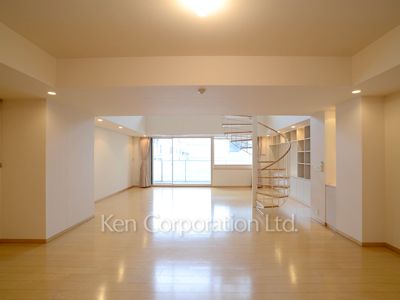 南青山ガーデンコートの写真 リビングダイニング