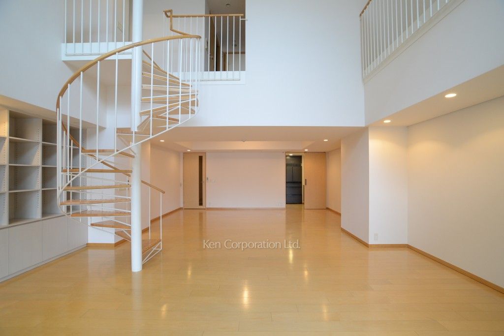 南青山ガーデンコートの写真 リビングダイニング