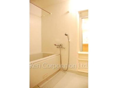 サンテラス代々木上原の写真 バスルーム ※2階の同じ間取タイプを撮影。仕様が異なることがあります。