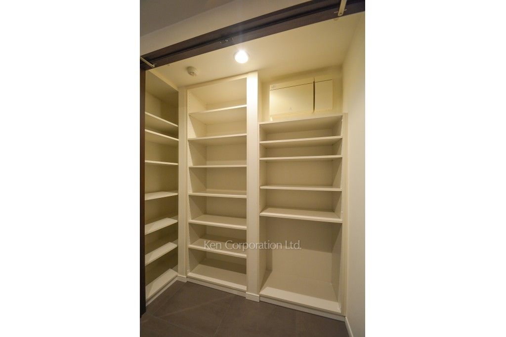 ザ・ウエストミンスター六本木の写真 シューズインクローゼット