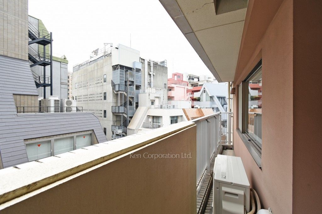 クインテット恵比寿の写真 バルコニー