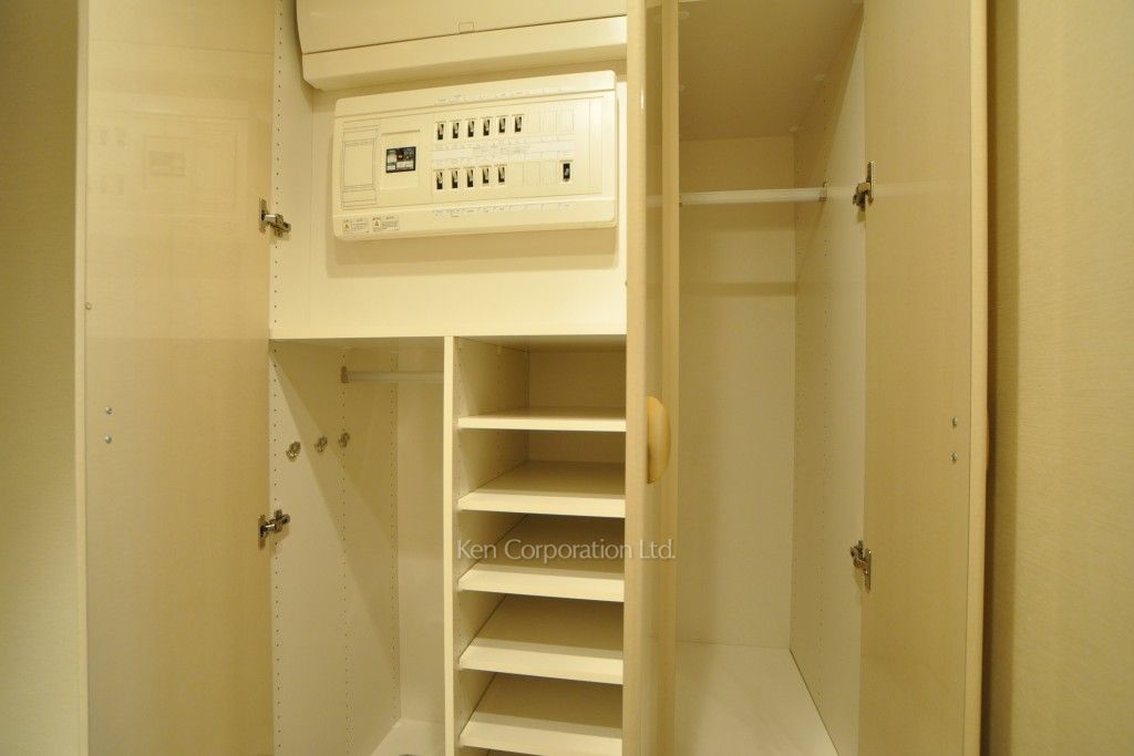 ラ・トゥール千代田の写真 シューズクローゼット ※29階の同じ間取タイプを撮影。仕様が異なることがあります。