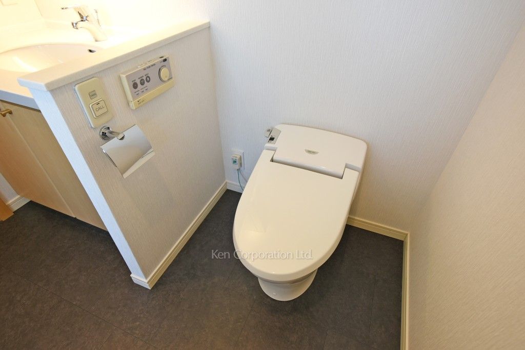 トイレ ※28階の同じ間取タイプを撮影。仕様が異なることがあります。