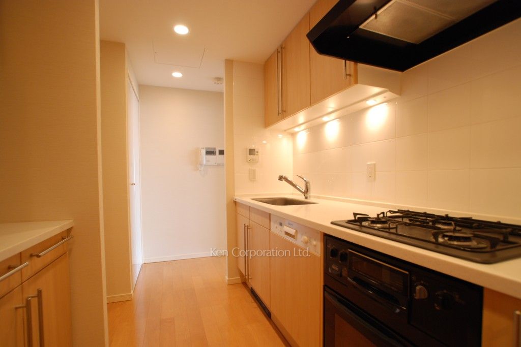 ラ・トゥール千代田の写真 キッチン ※23階の同じ間取タイプを撮影。仕様が異なることがあります。