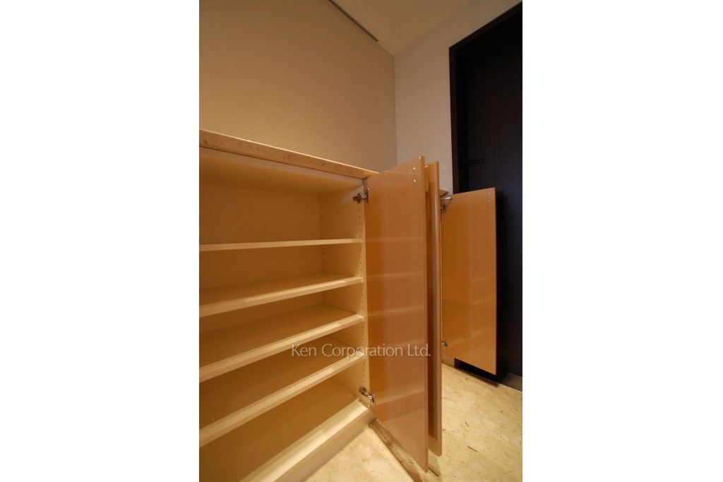 ラ・トゥール千代田の写真 シューズクローゼット ※23階の同じ間取タイプを撮影。仕様が異なることがあります。
