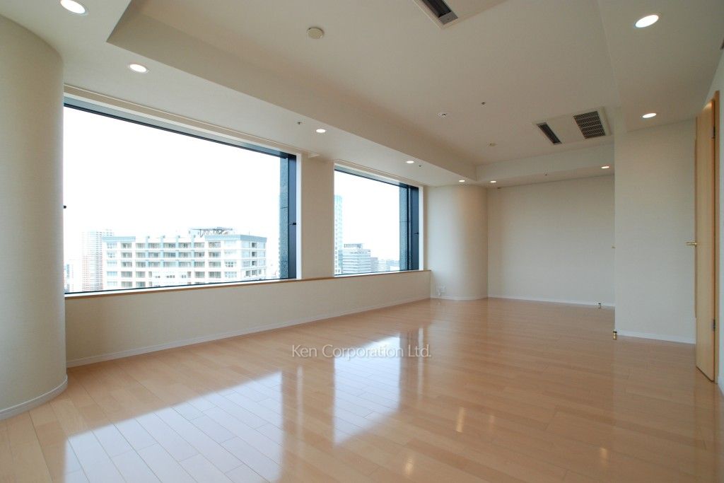 ラ・トゥール千代田の写真 居室（LDなど） ※23階の同じ間取タイプを撮影。仕様が異なることがあります。