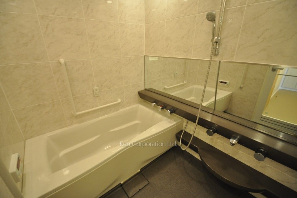 ラ・トゥール千代田の写真 バスルーム ※29階の同じ間取タイプを撮影。仕様が異なることがあります。