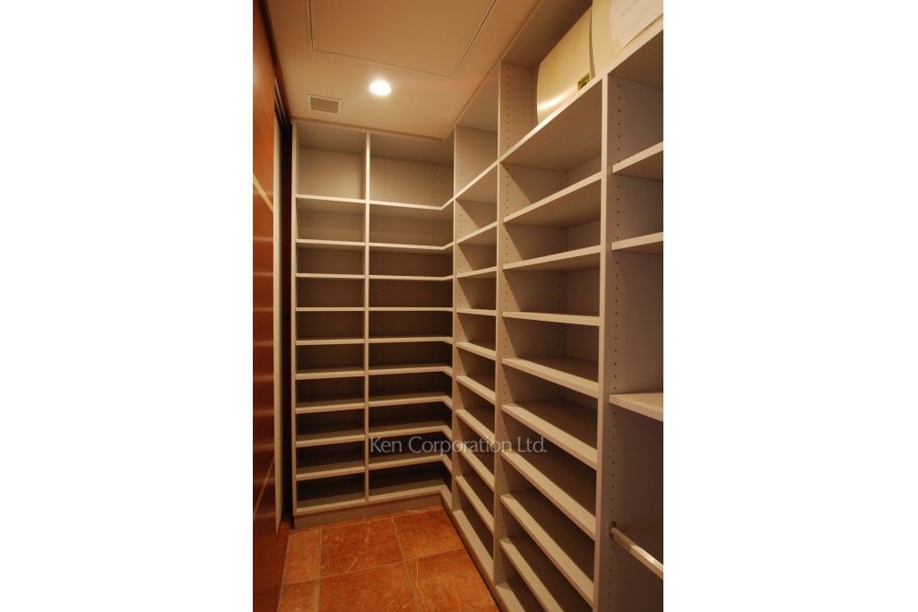 青山パークタワーの写真 シューズインクローゼット