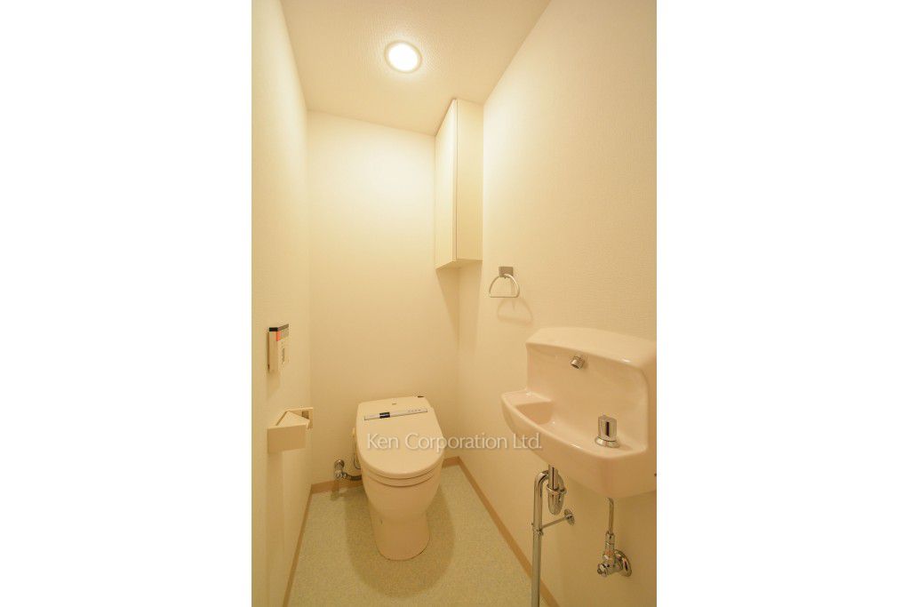 トイレ ※4階の同じ間取タイプを撮影。仕様が異なることがあります。（2階・2LDK）  ※写真の無断転載禁止