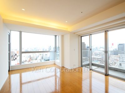 居室（LDなど） ※12階の同じ間取タイプを撮影。仕様が異なることがあります。