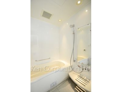 バスルーム ※12階の同じ間取タイプを撮影。仕様が異なることがあります。